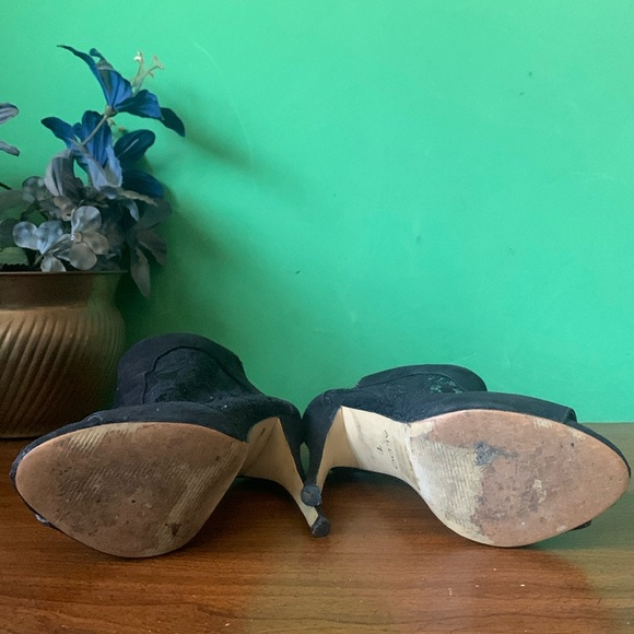 Aldo Size 7 Black Lace Zip Up Heels - Picture 7 of 7